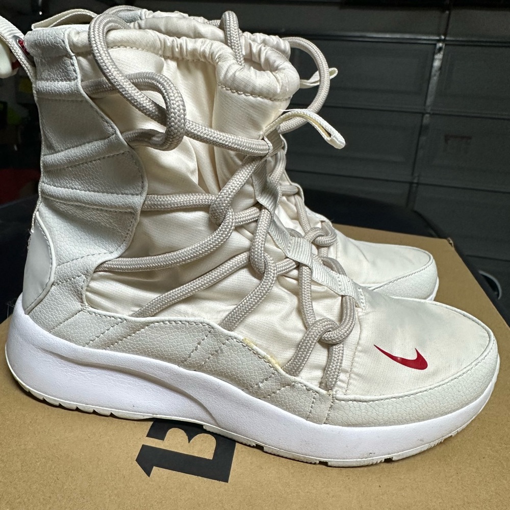 Nike Women’s Tanjun High Rise 'Phantom' size US 5